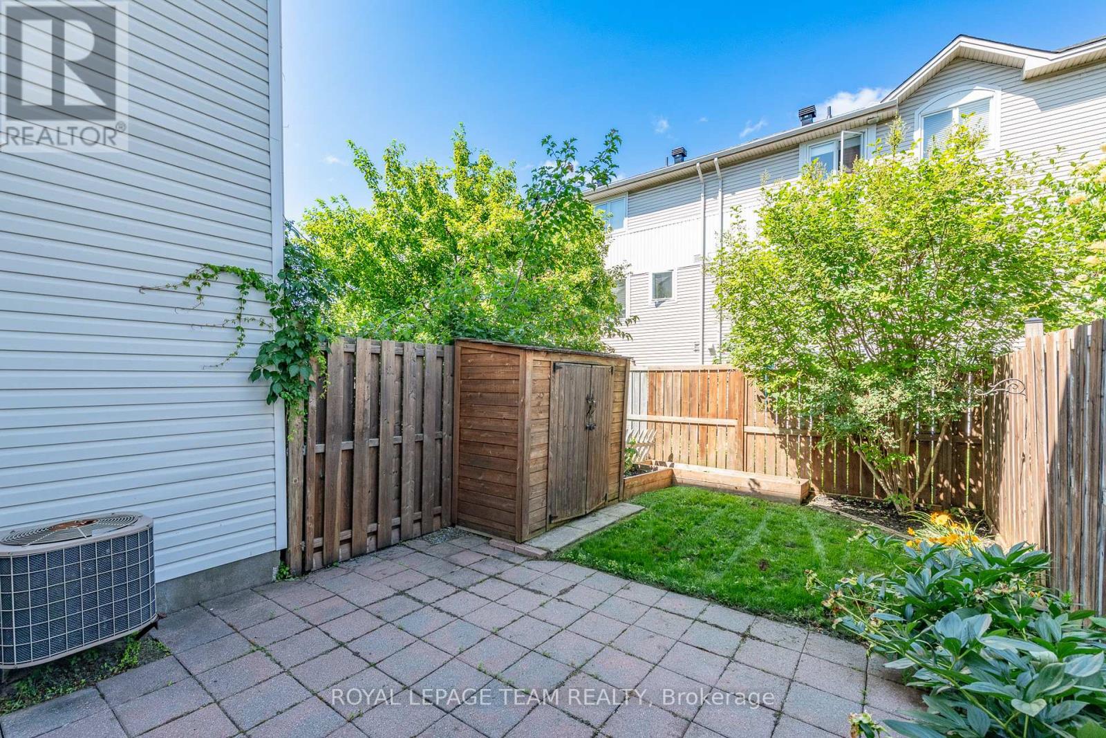 40 Manhattan Crescent