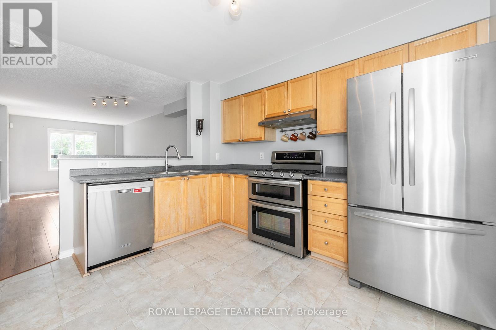 40 Manhattan Crescent