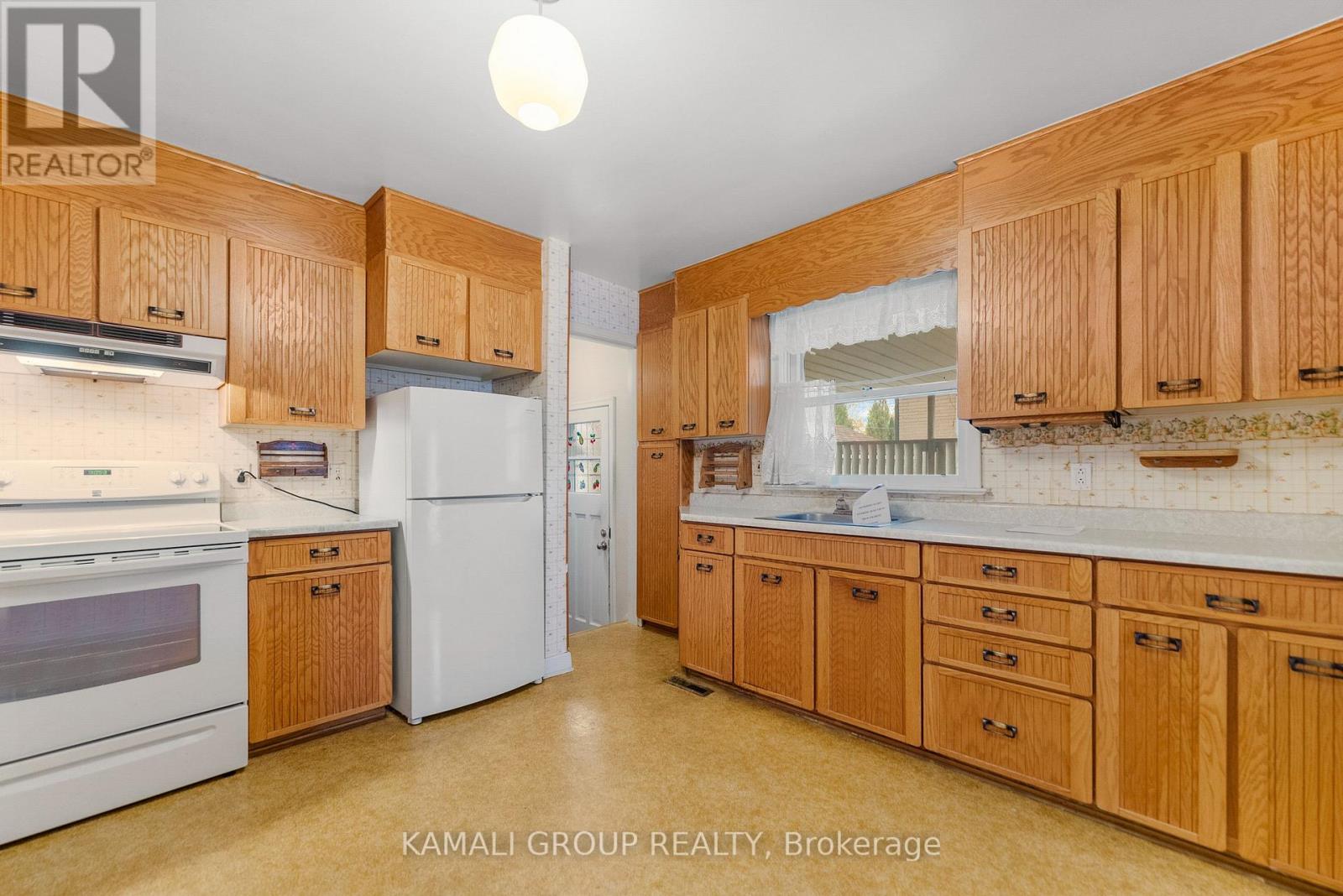 683 Courtenay Avenue