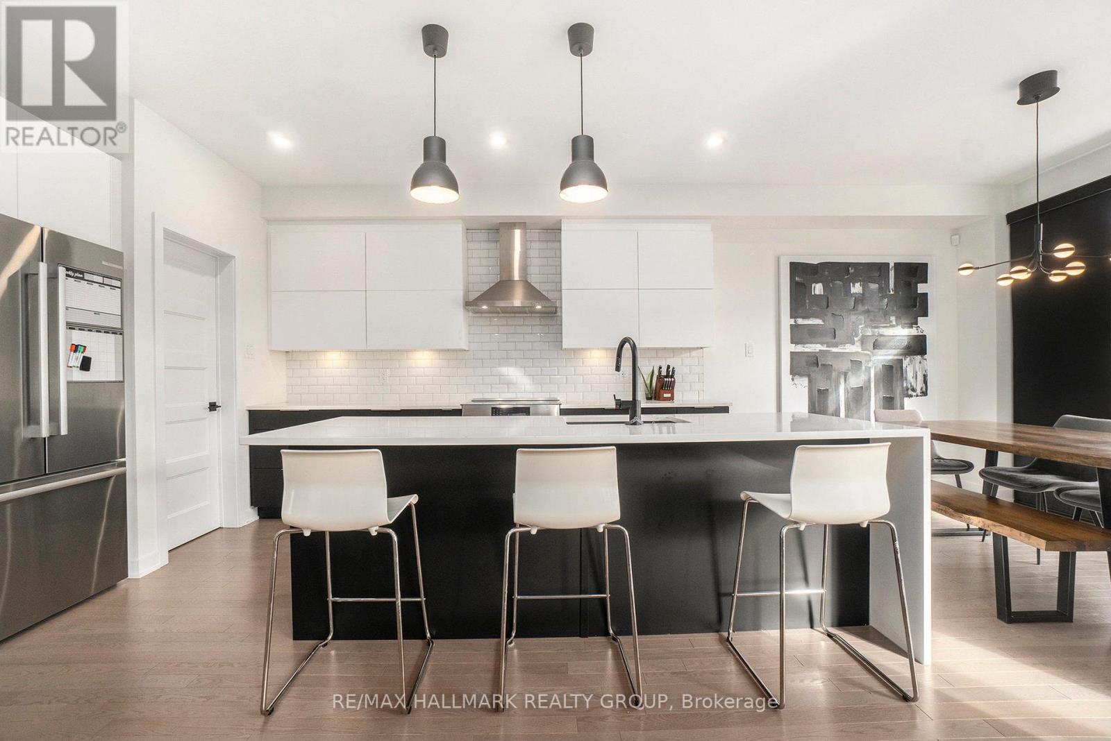 523 Paakanaak Avenue