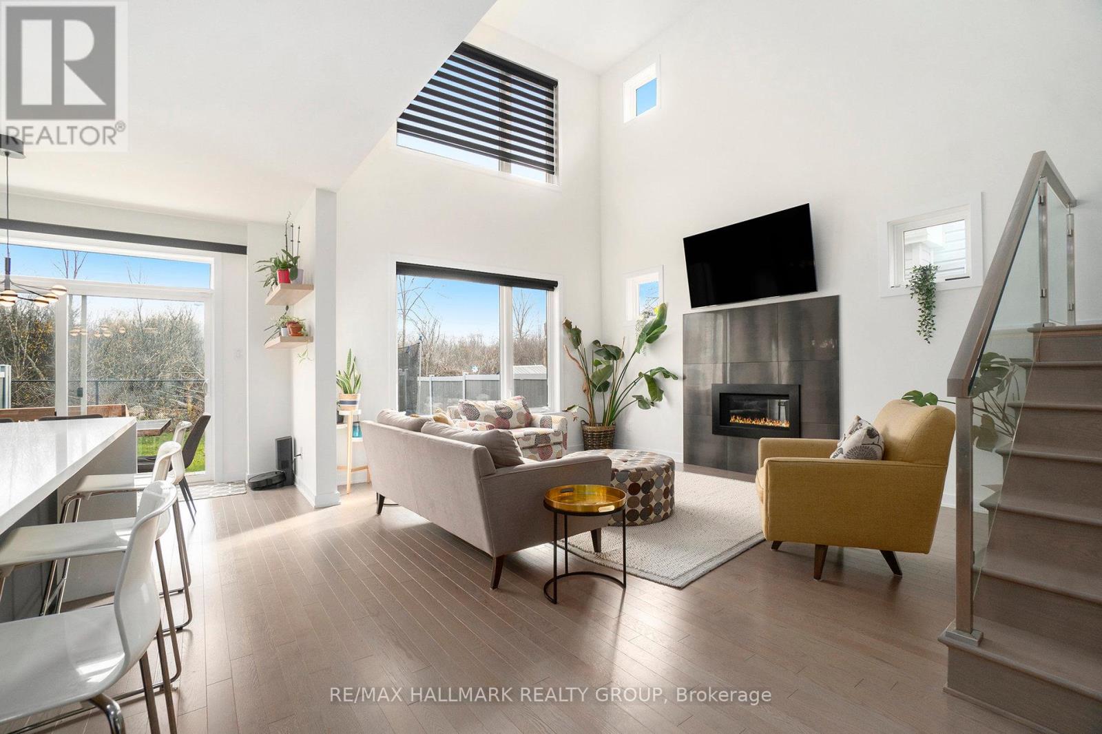 523 Paakanaak Avenue