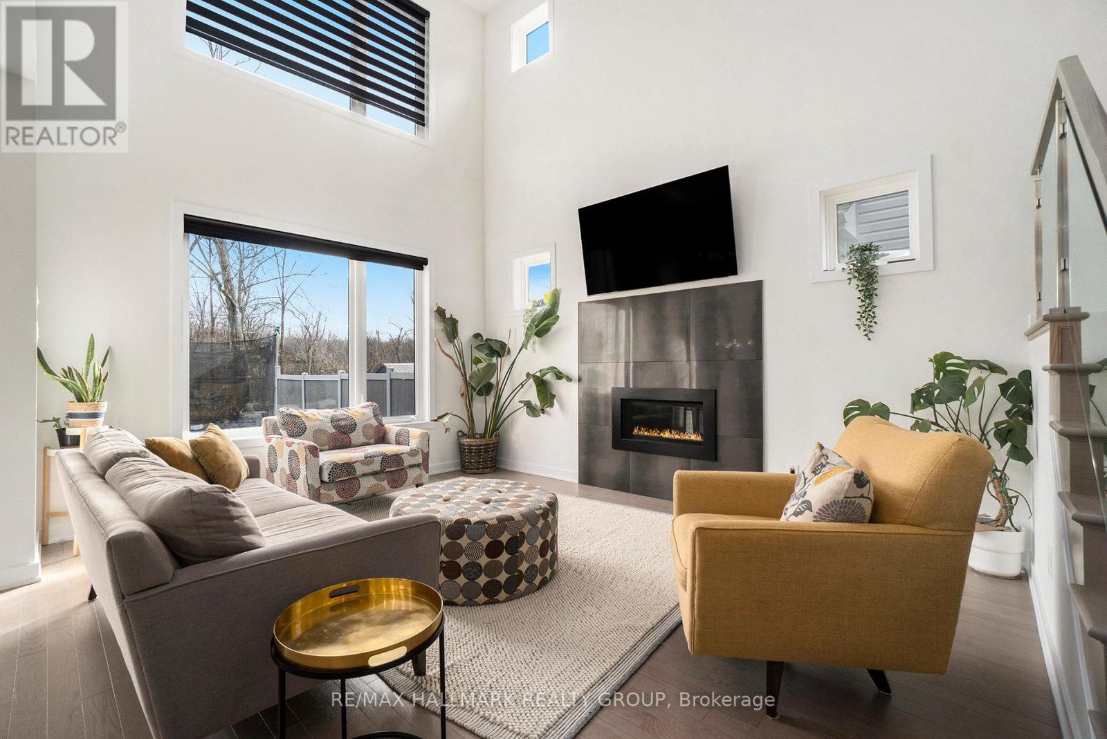 523 Paakanaak Avenue