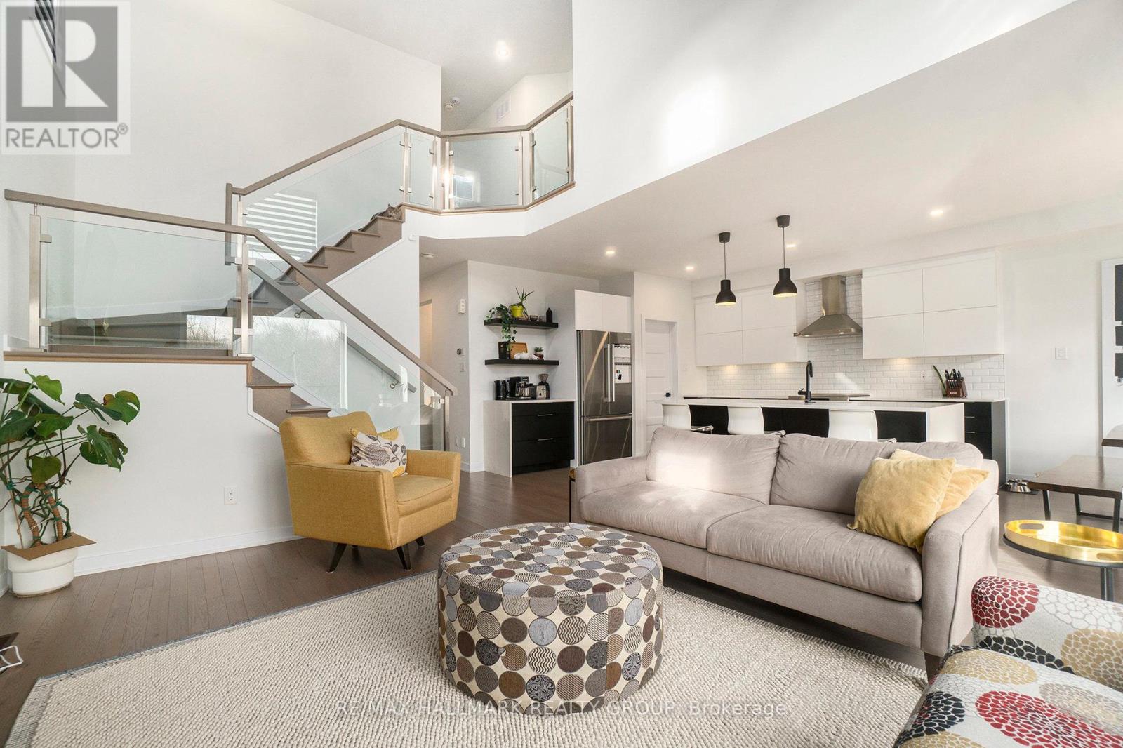 523 Paakanaak Avenue