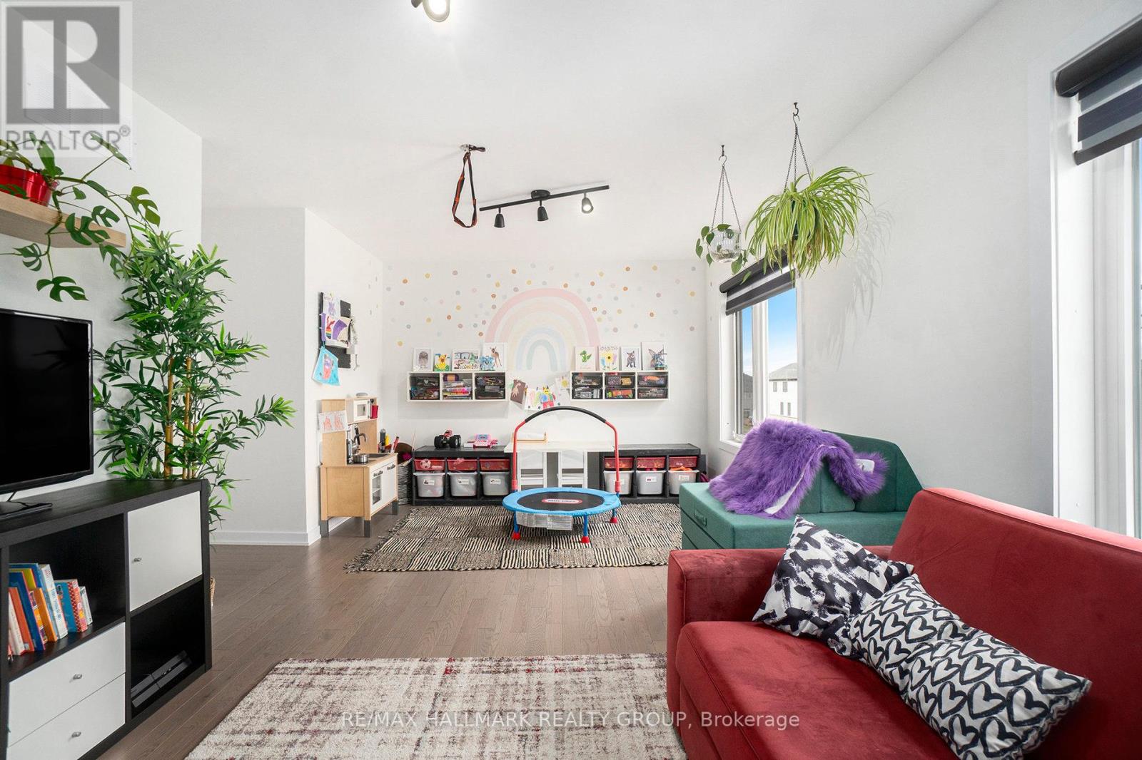 523 Paakanaak Avenue