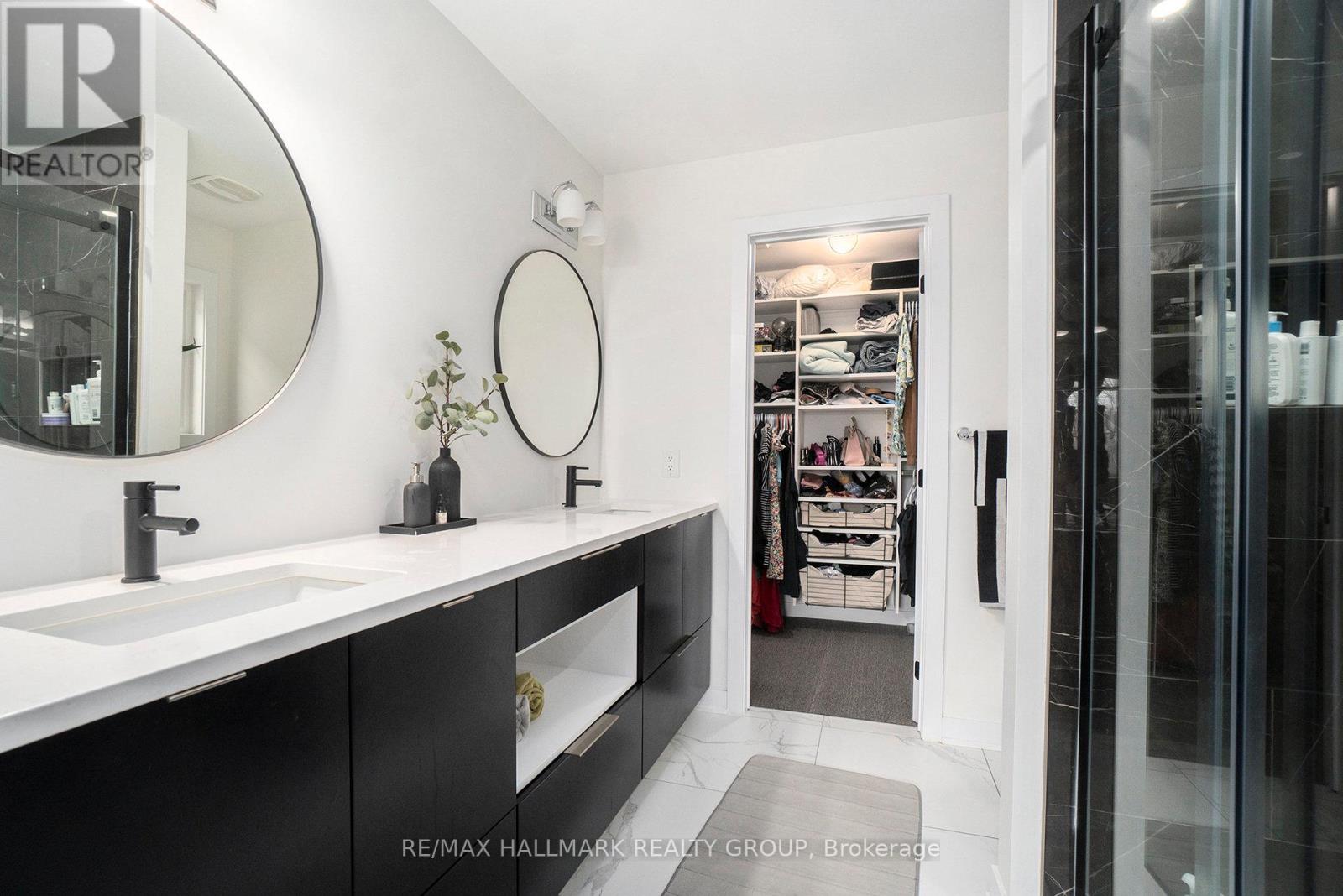 523 Paakanaak Avenue