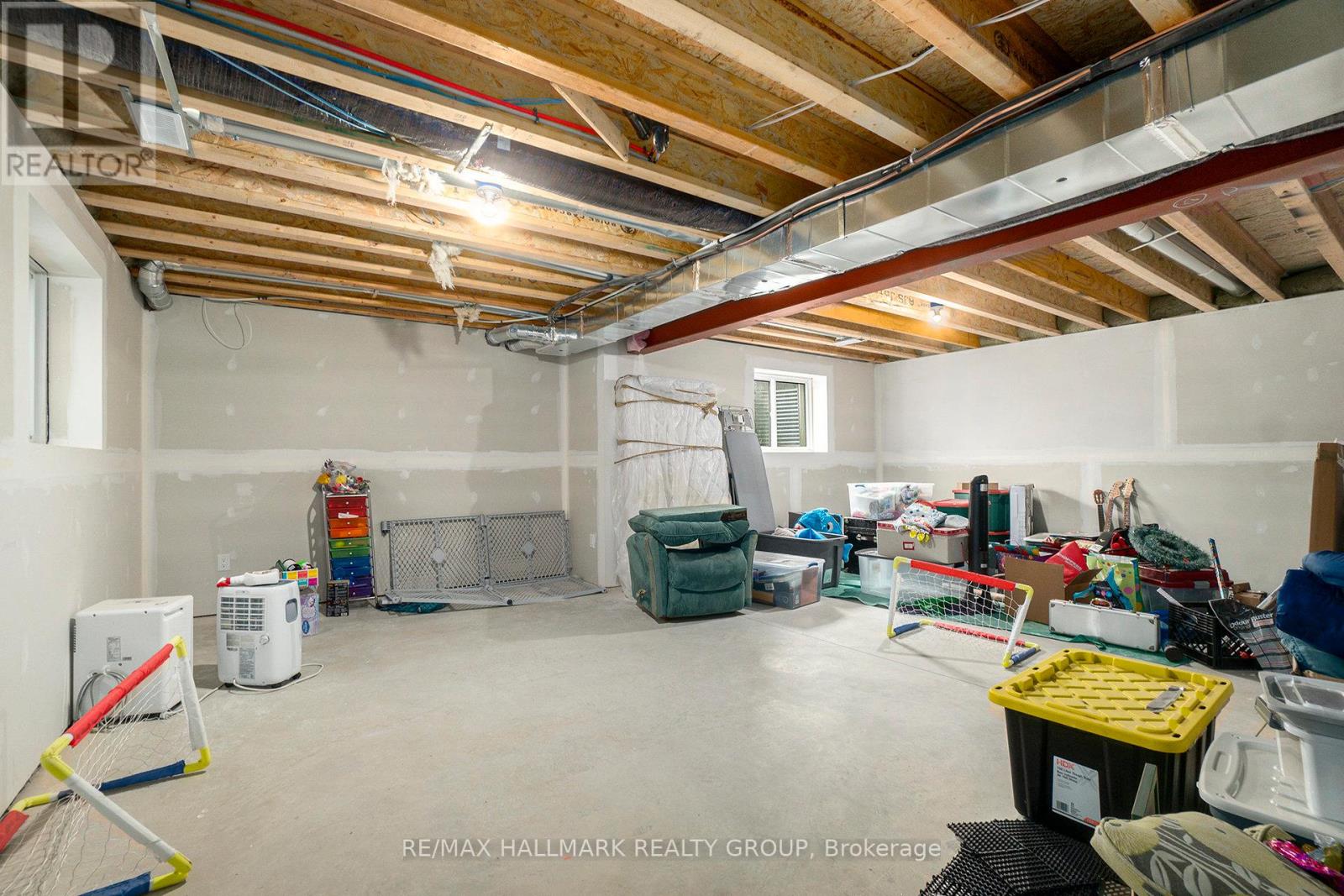 523 Paakanaak Avenue