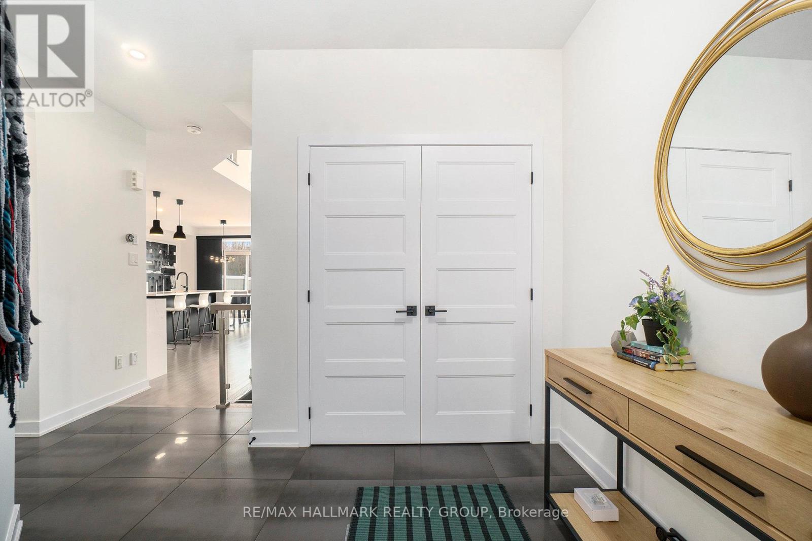 523 Paakanaak Avenue