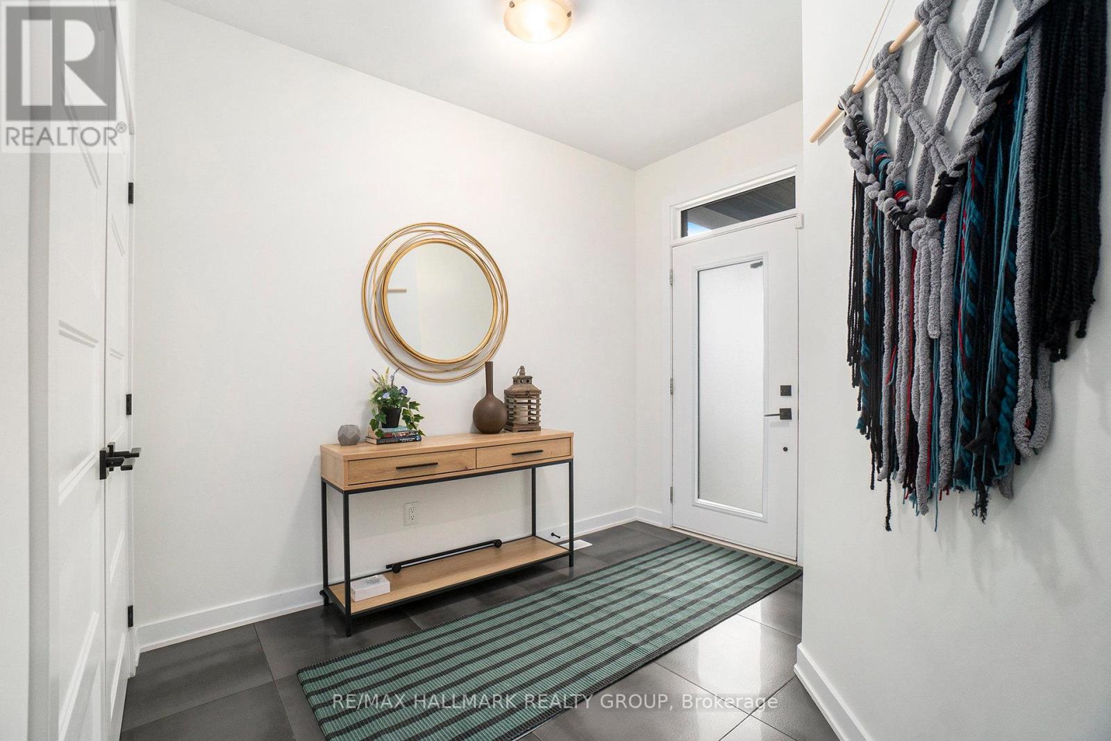 523 Paakanaak Avenue