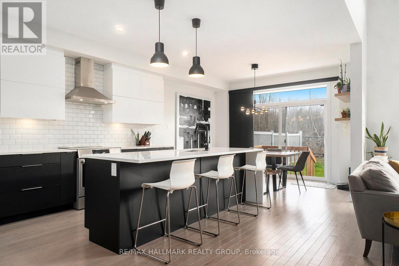 523 Paakanaak Avenue