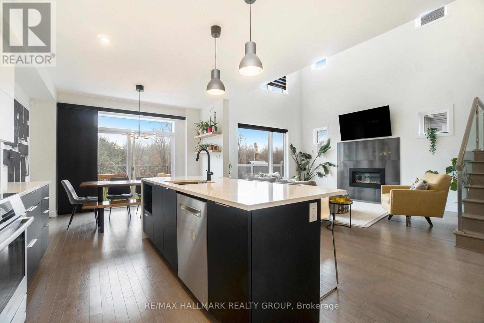 523 Paakanaak Avenue