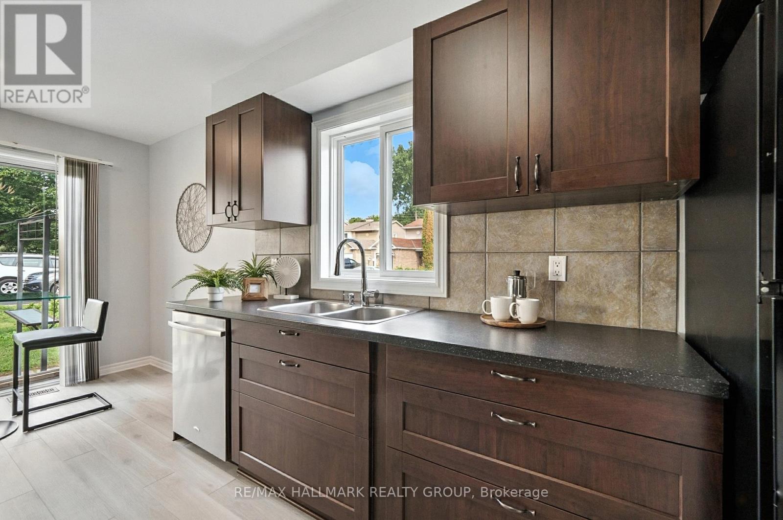 55 Fair Oaks Crescent