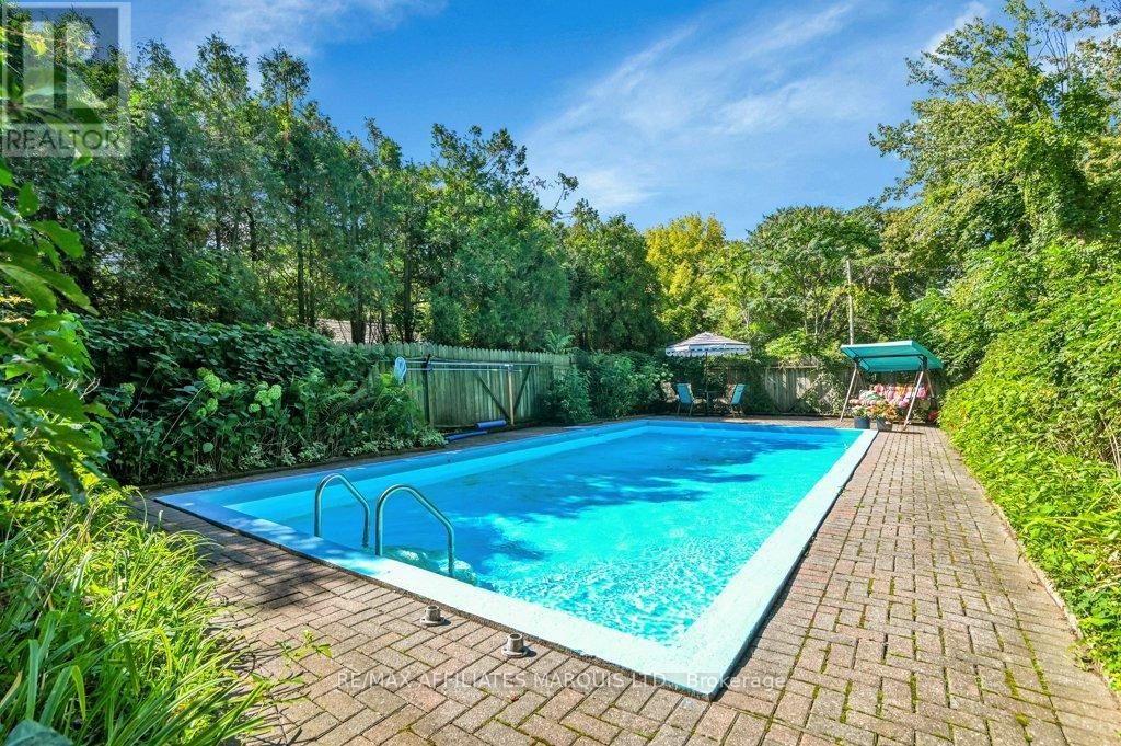 20369 Old Montreal Road