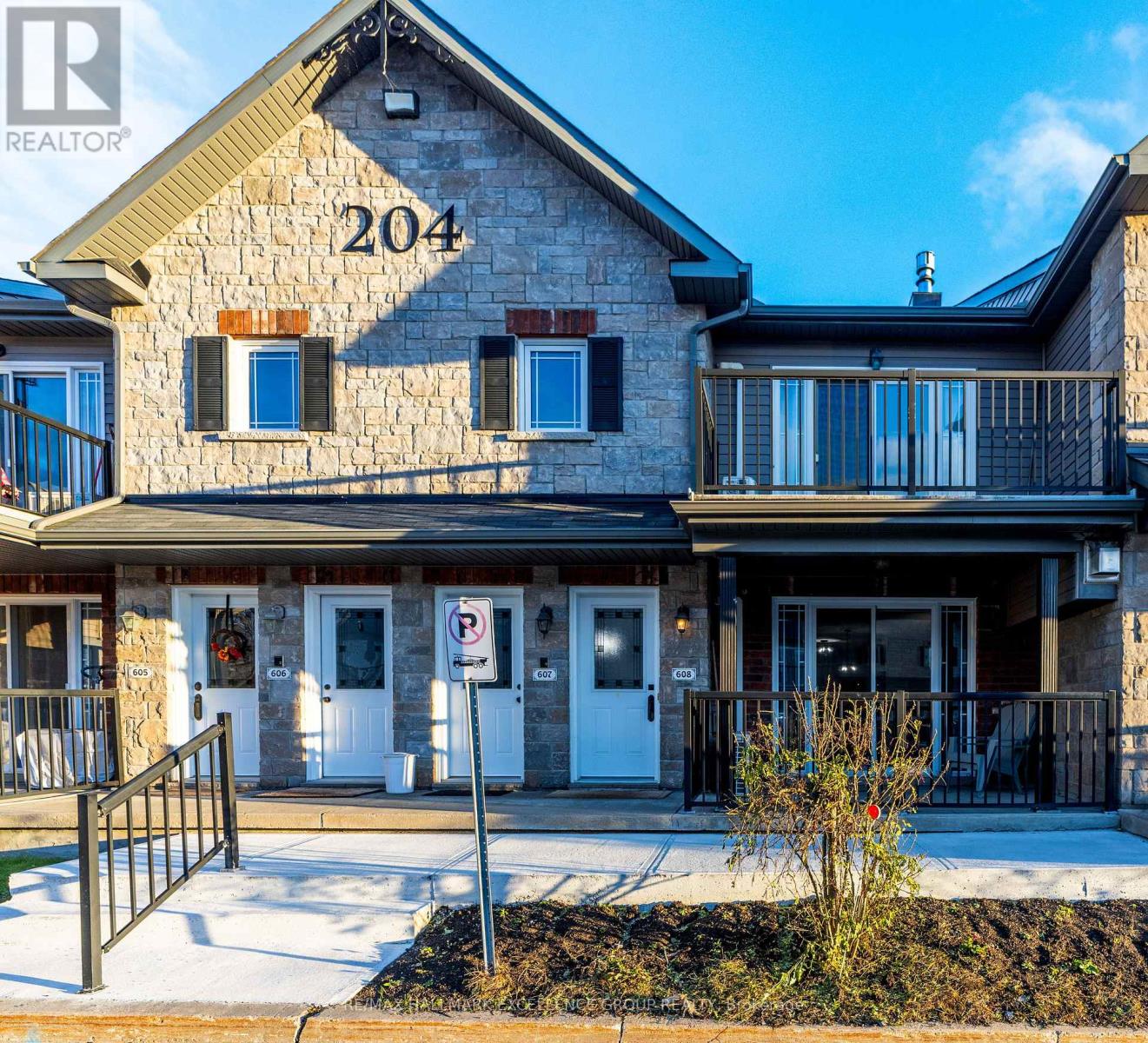 608 - 204 Eliot Street