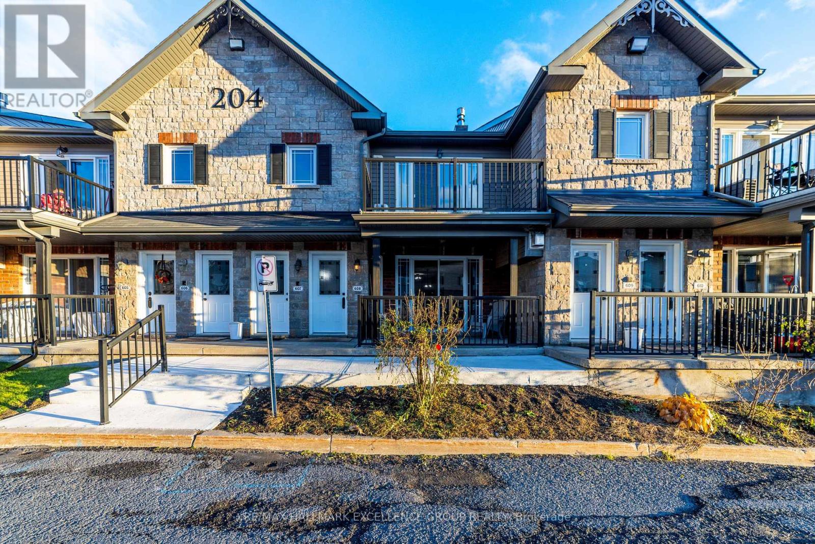 608 - 204 Eliot Street