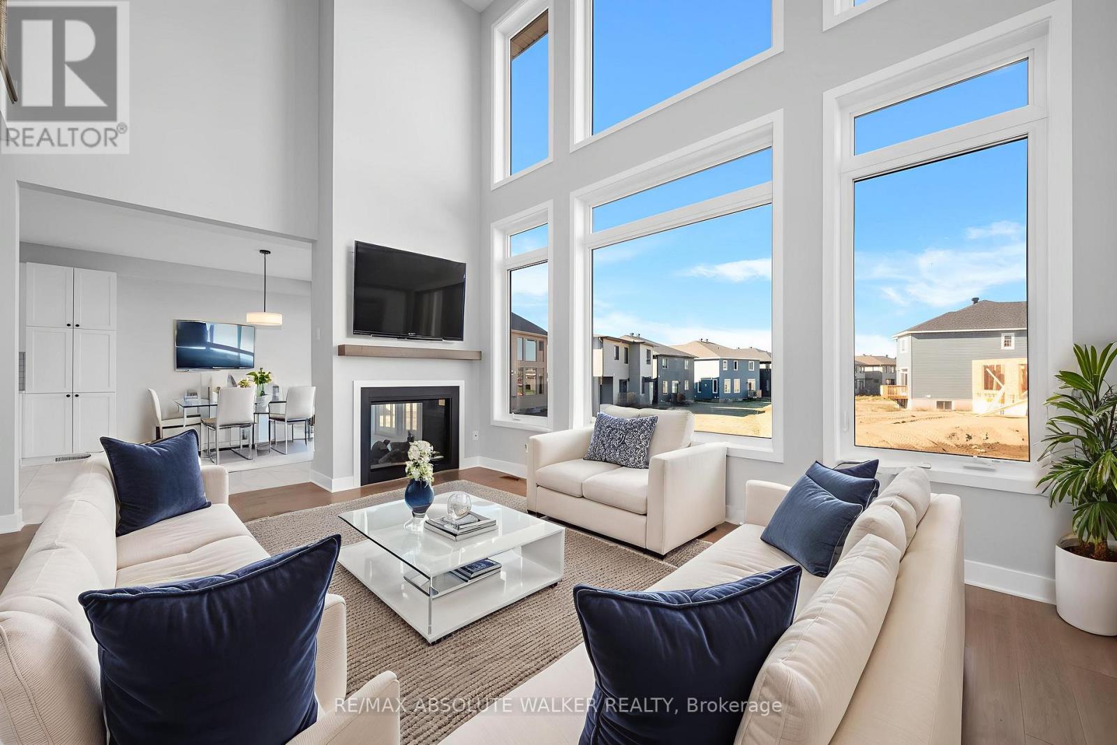 584 Paakanaak Avenue