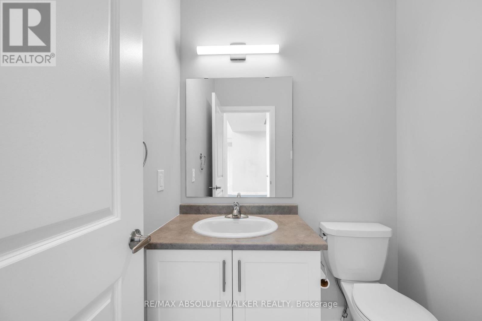 584 Paakanaak Avenue