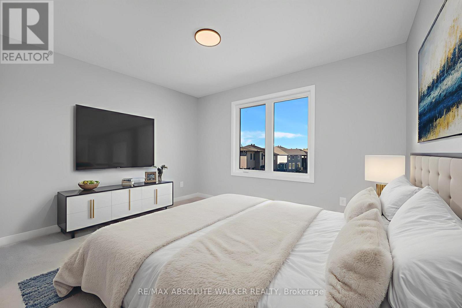 584 Paakanaak Avenue