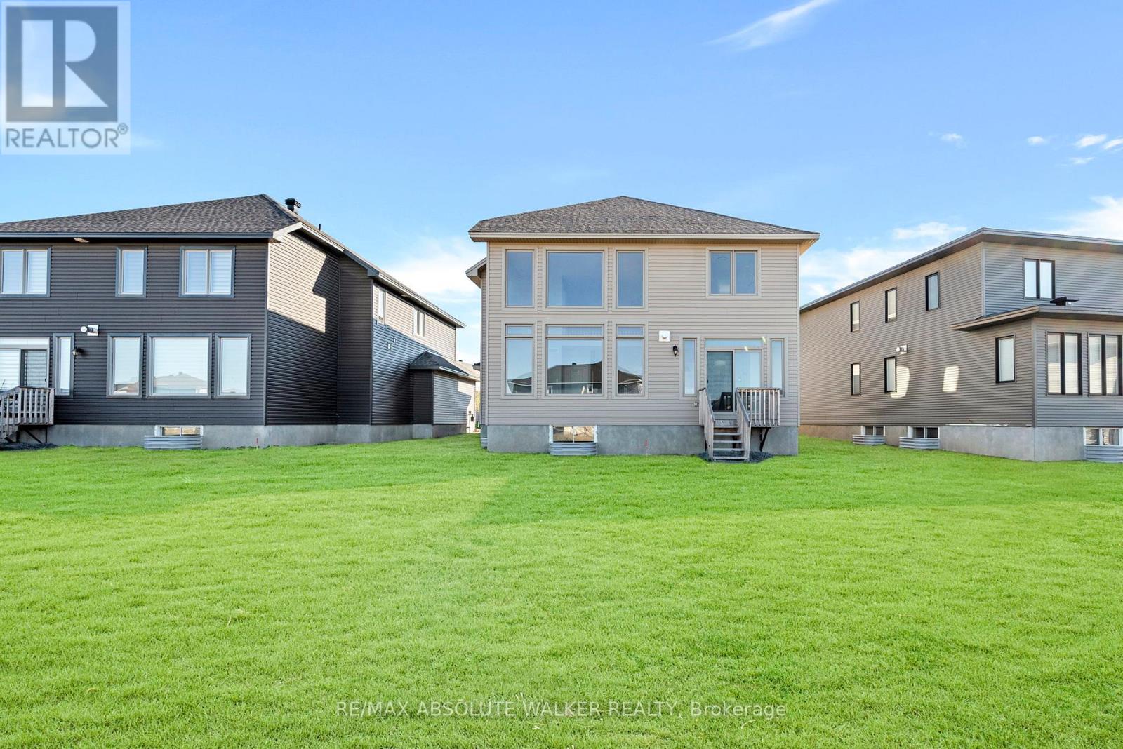 584 Paakanaak Avenue