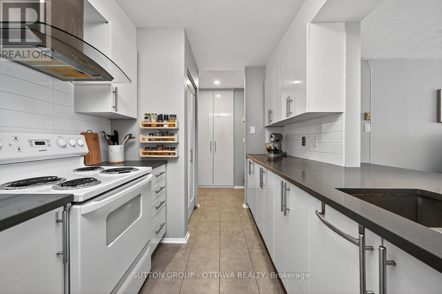 317 - 214 Viewmount Drive