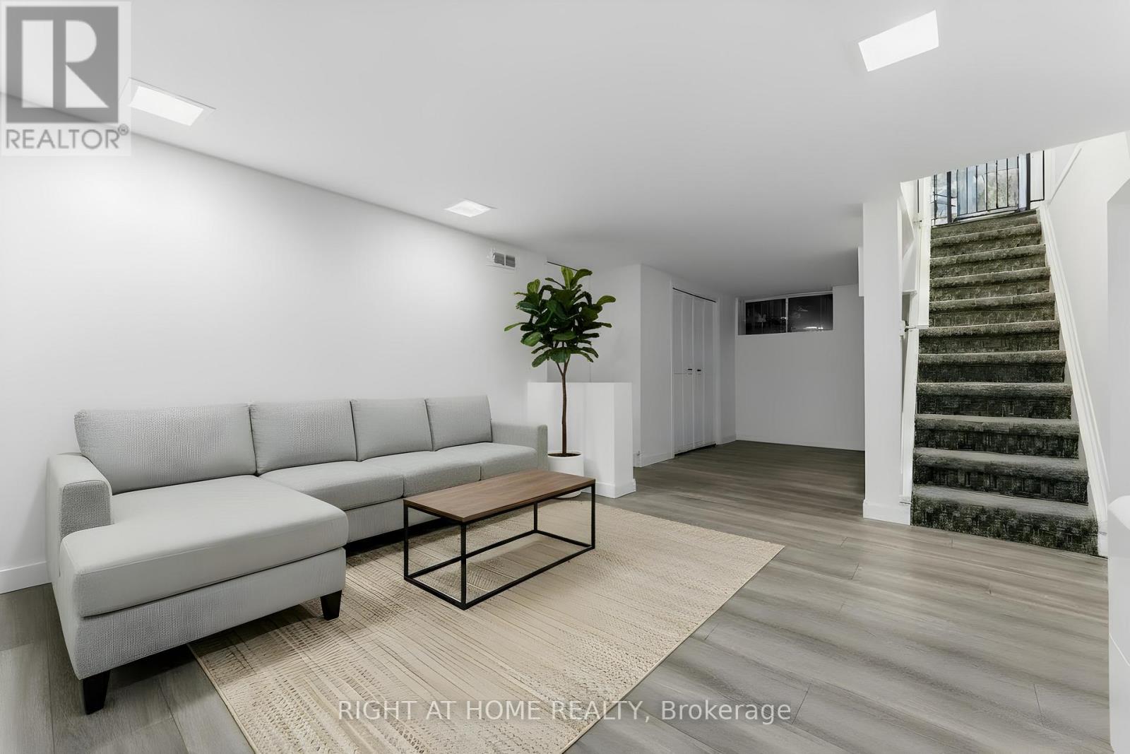 147 Longpre Street E