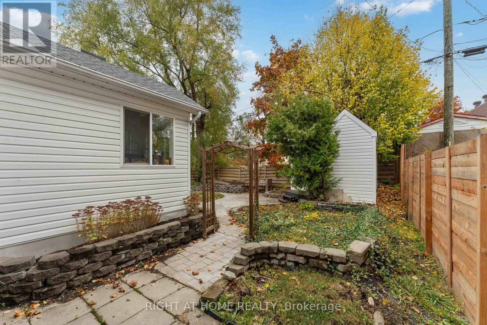 147 Longpre Street E