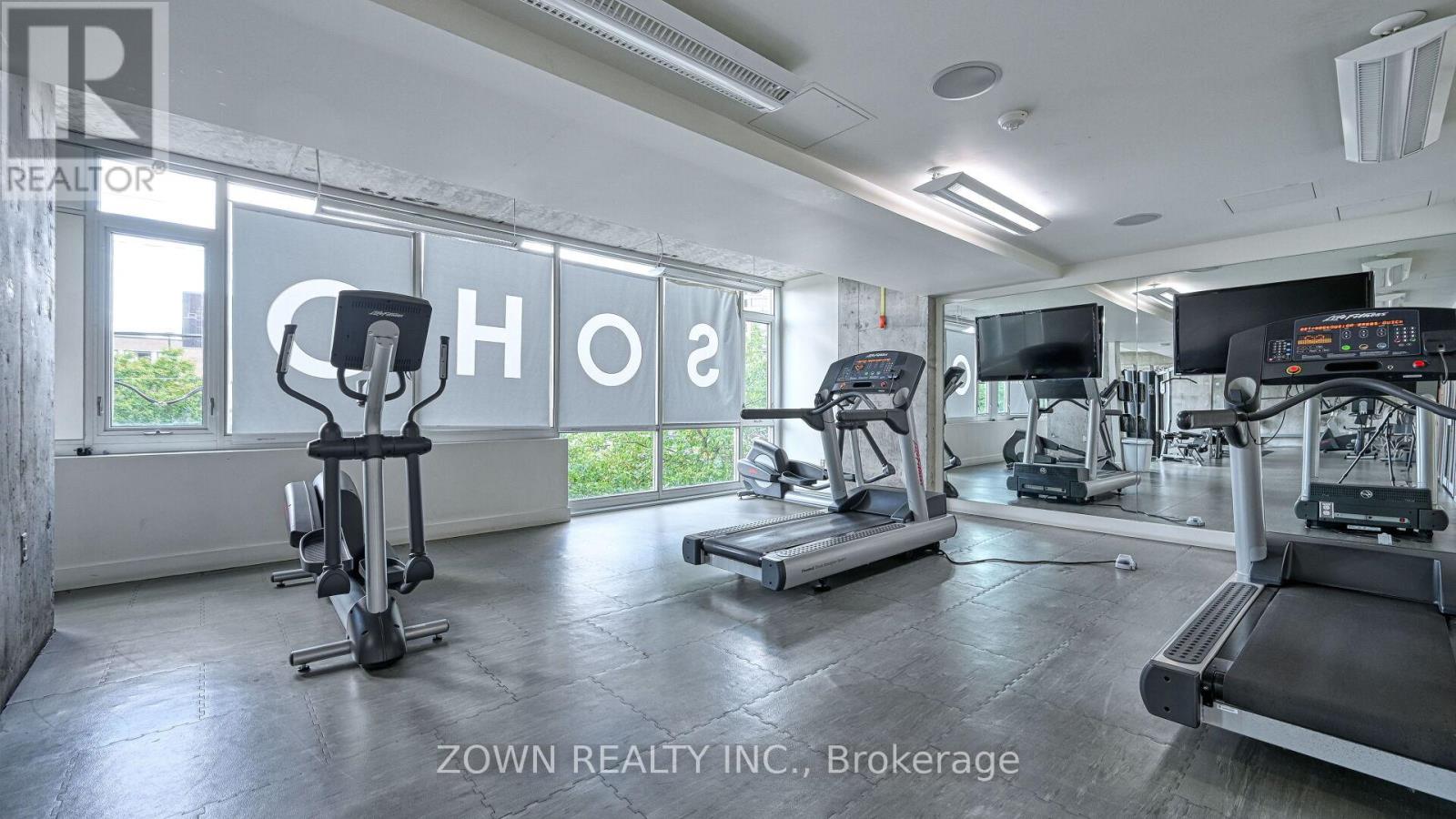 807 - 201 Parkdale Avenue