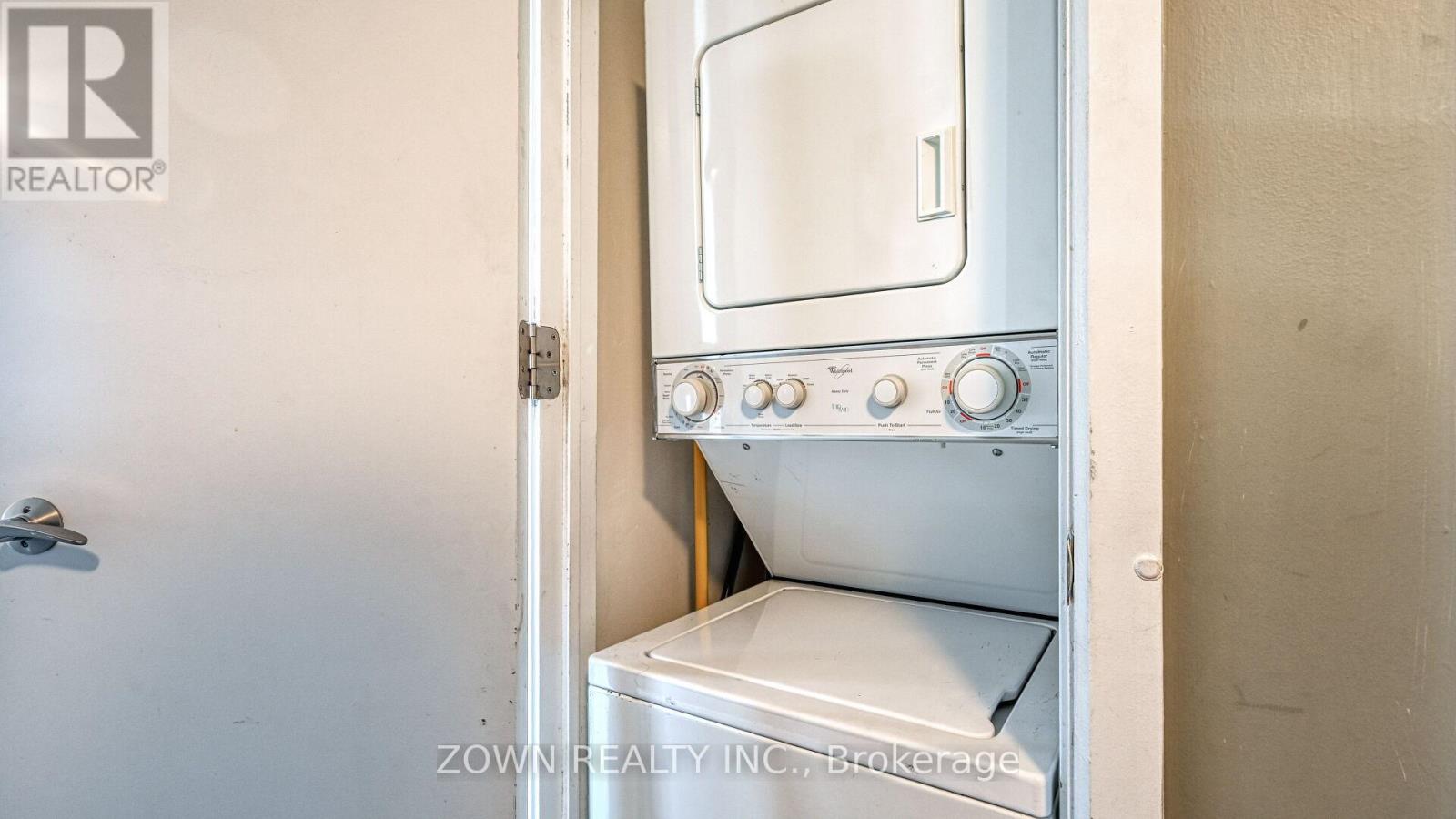 807 - 201 Parkdale Avenue