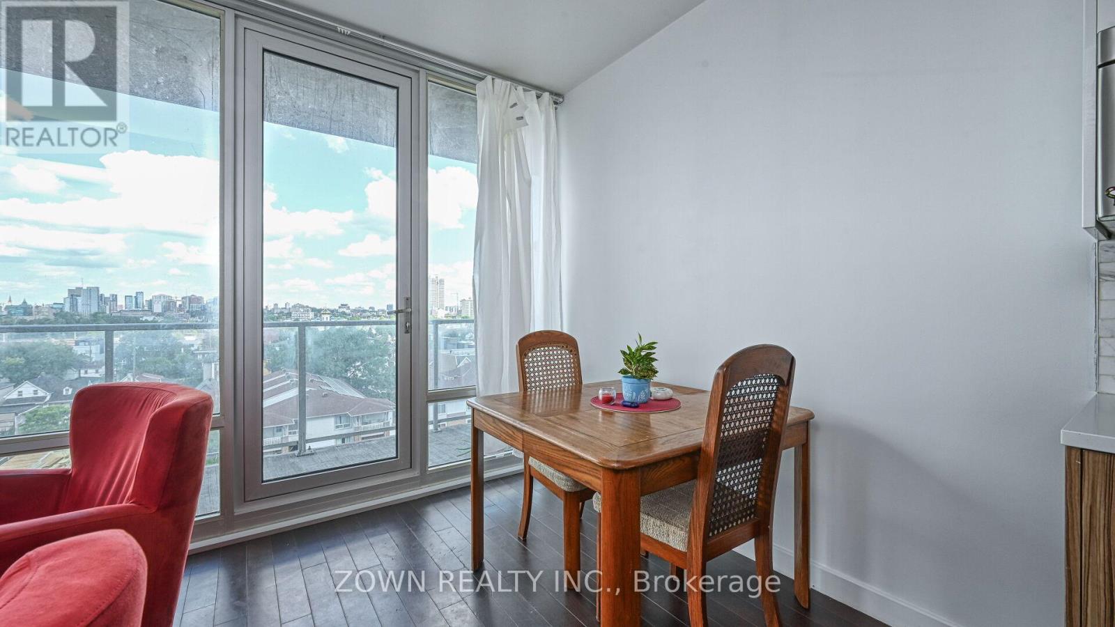 807 - 201 Parkdale Avenue