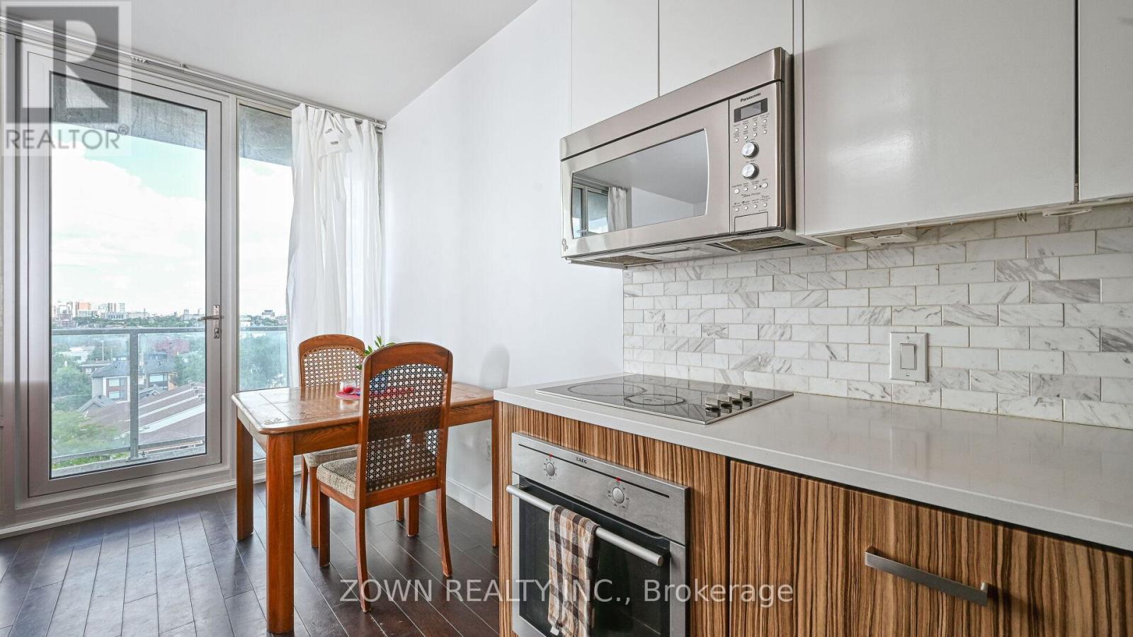 807 - 201 Parkdale Avenue