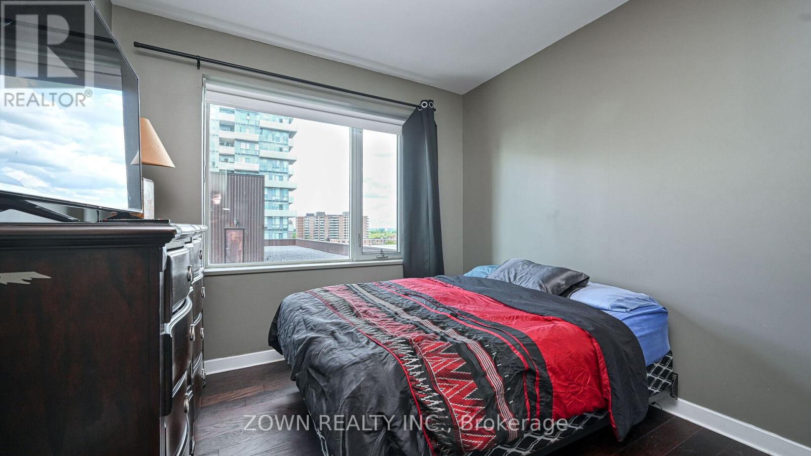 807 - 201 Parkdale Avenue