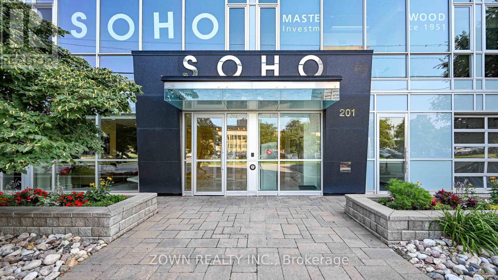 807 - 201 Parkdale Avenue