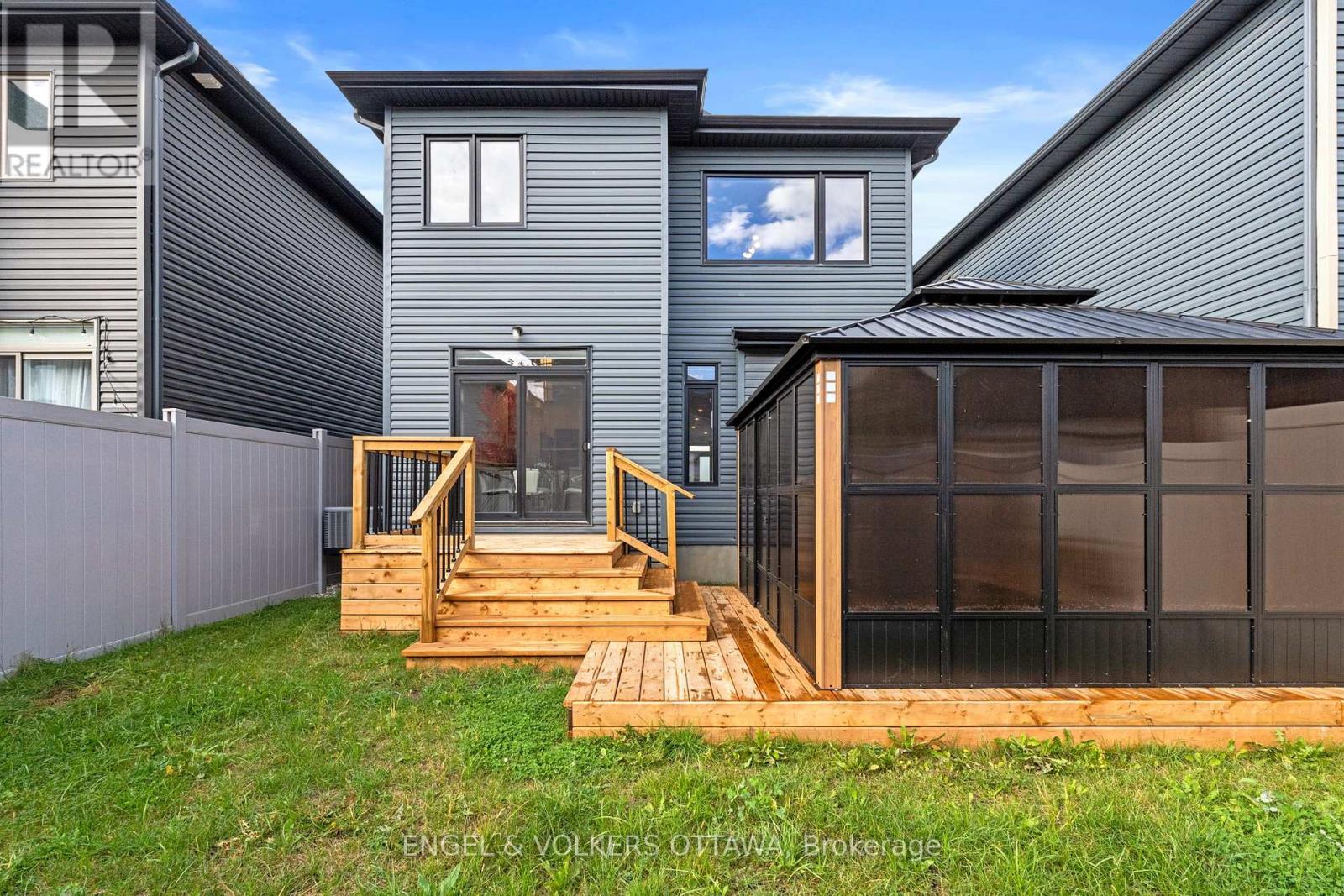 1047 Hydrangea Avenue