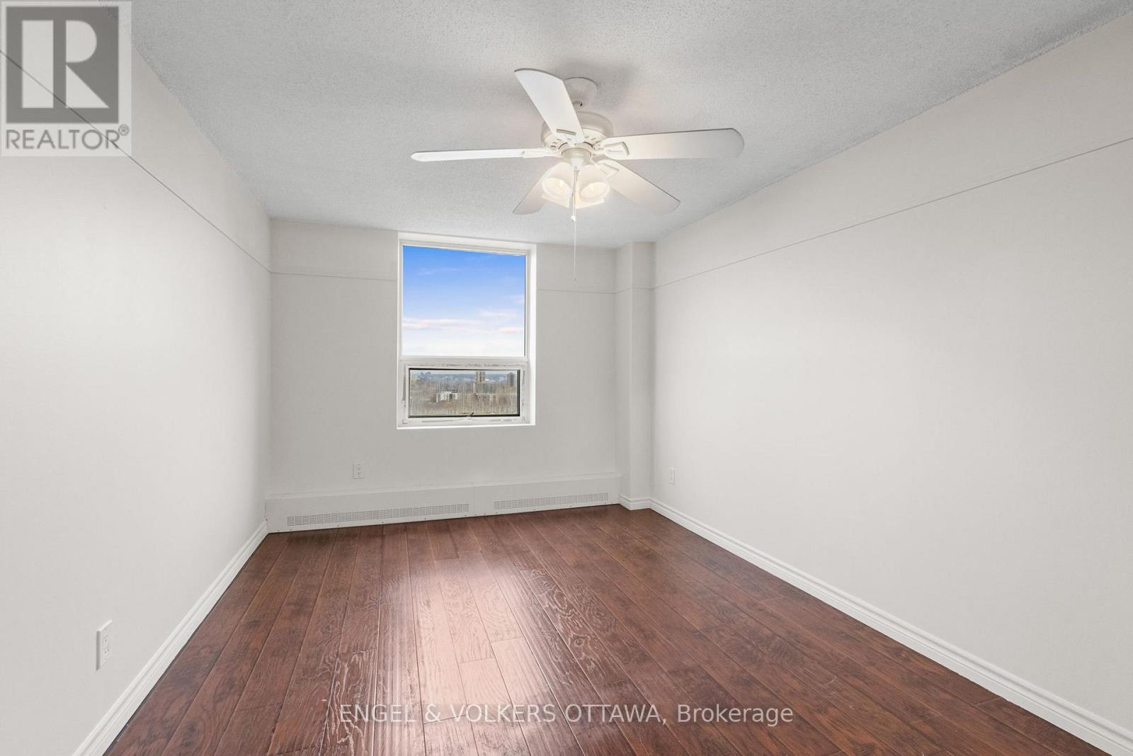 2001 - 665 Bathgate Drive