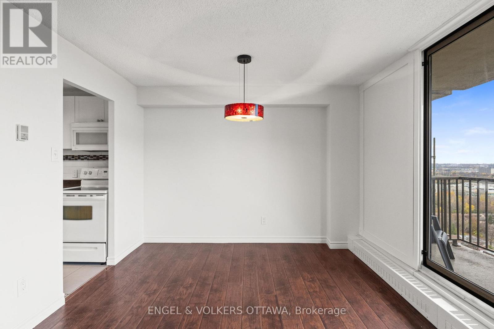 2001 - 665 Bathgate Drive