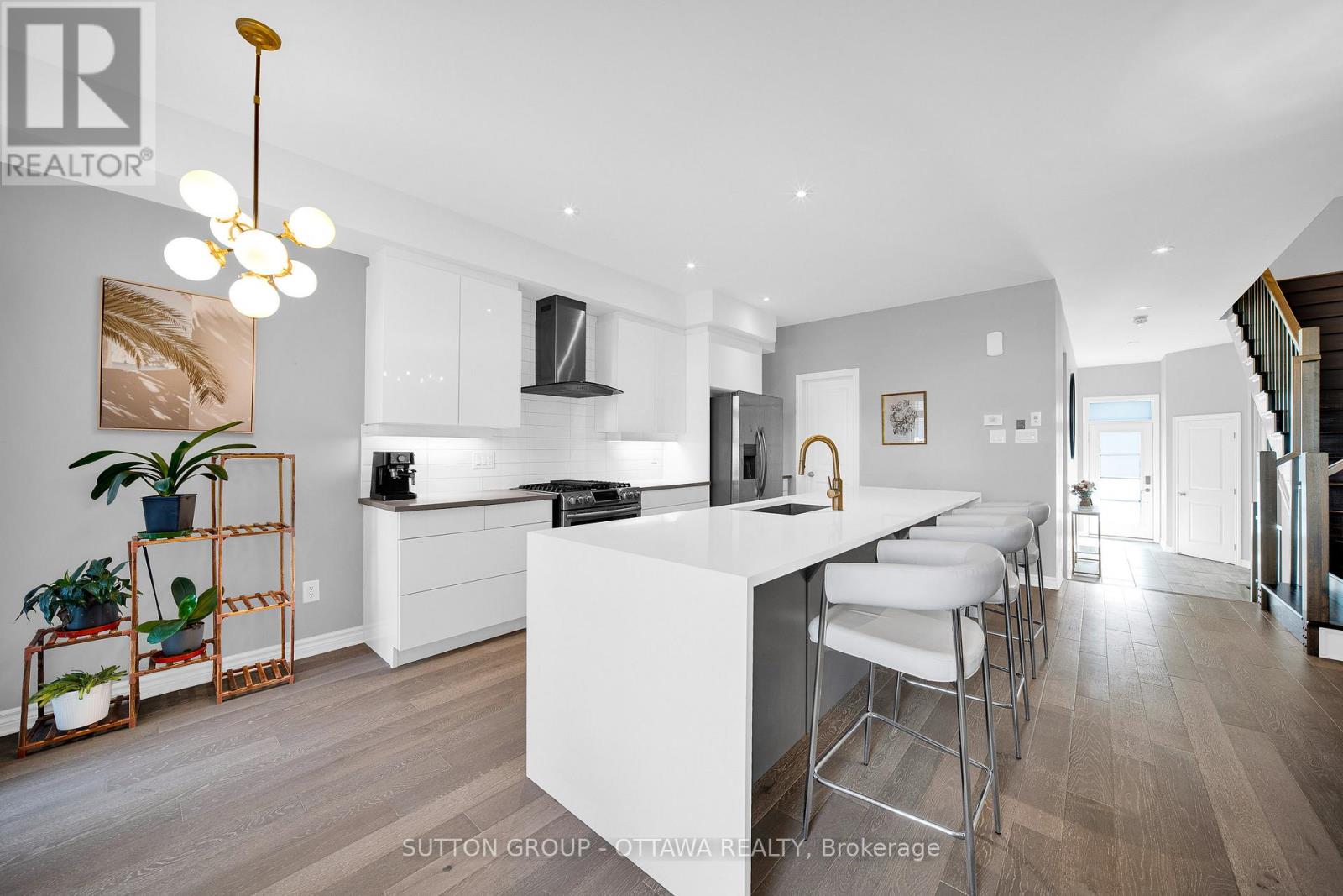 776 Carnelian Crescent