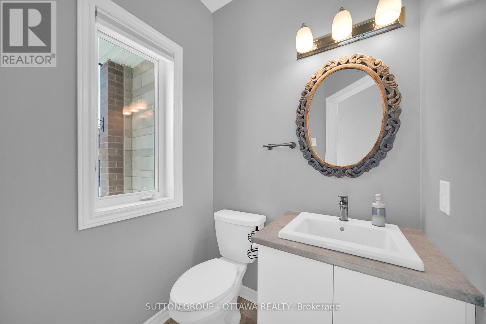 776 Carnelian Crescent