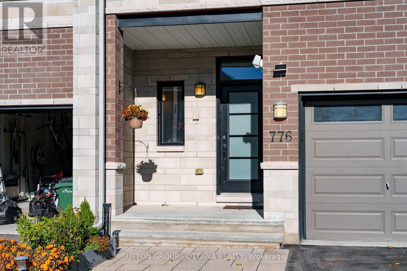 776 Carnelian Crescent