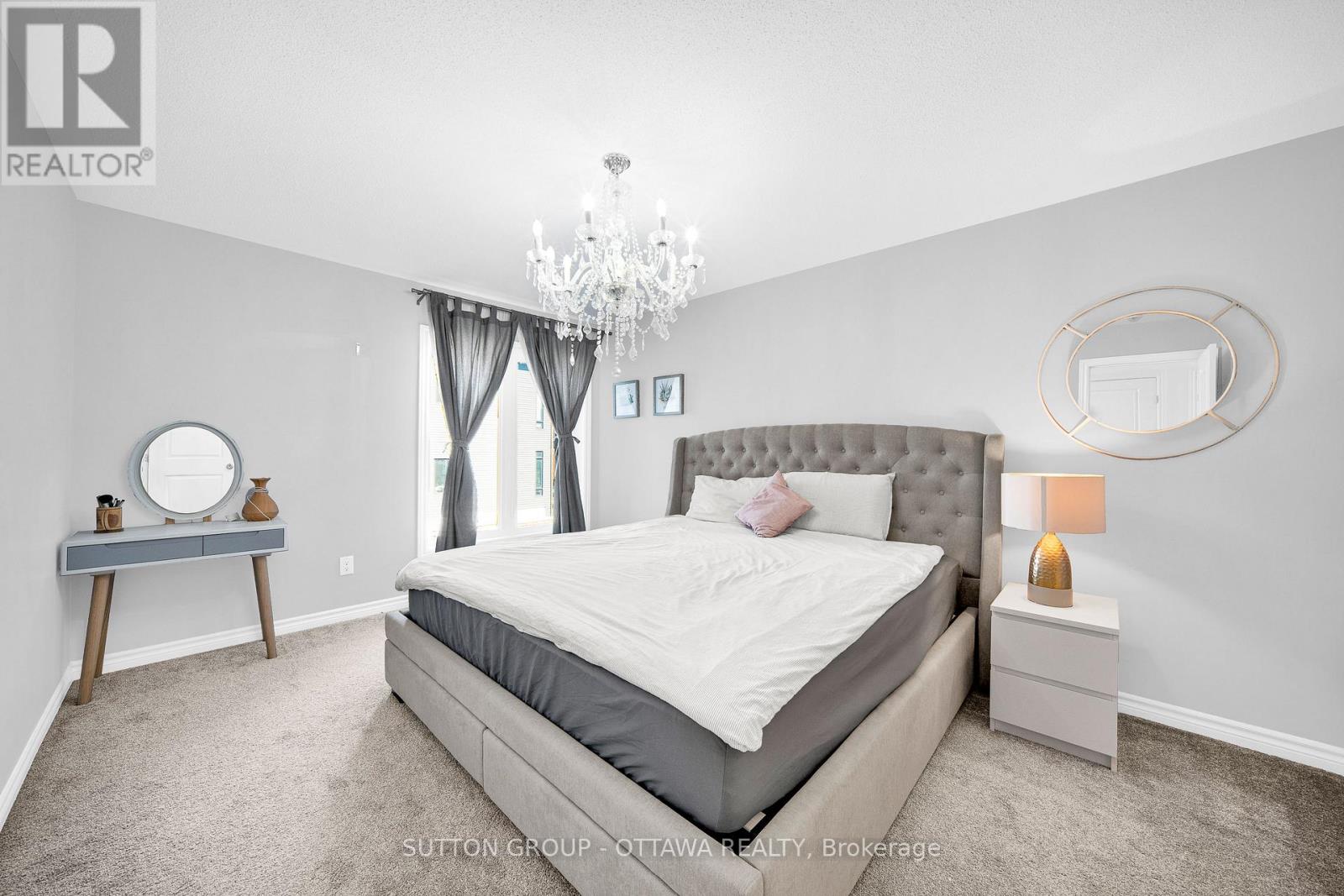 776 Carnelian Crescent