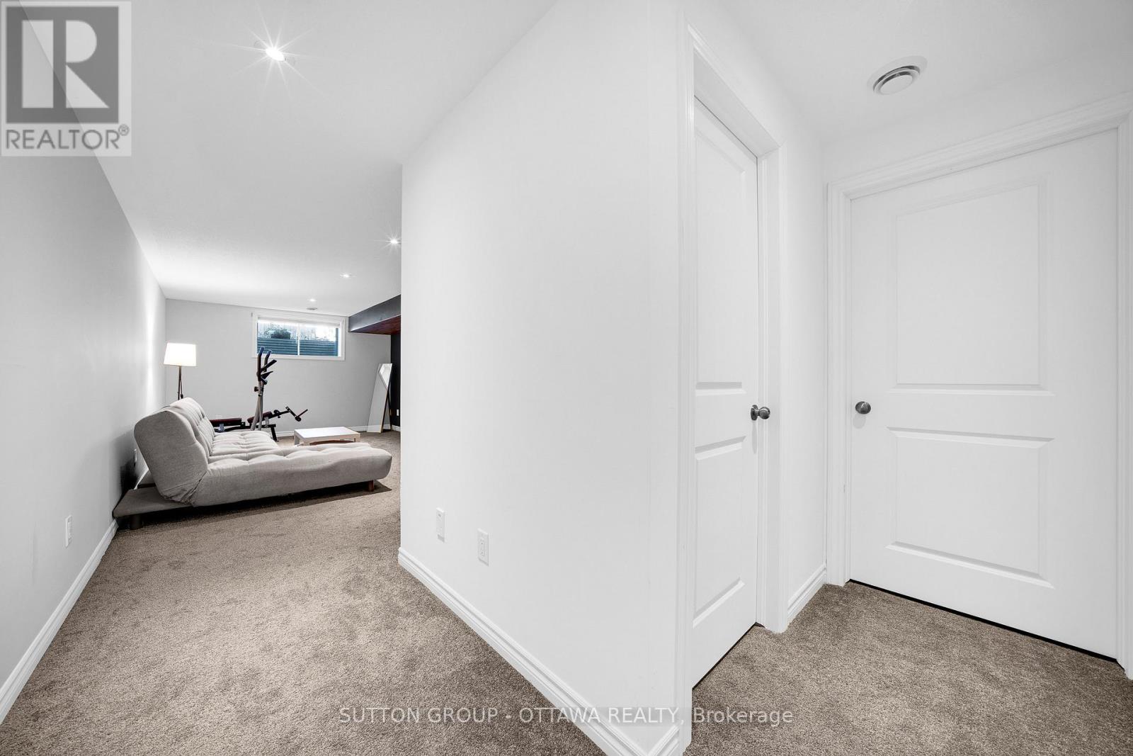 776 Carnelian Crescent