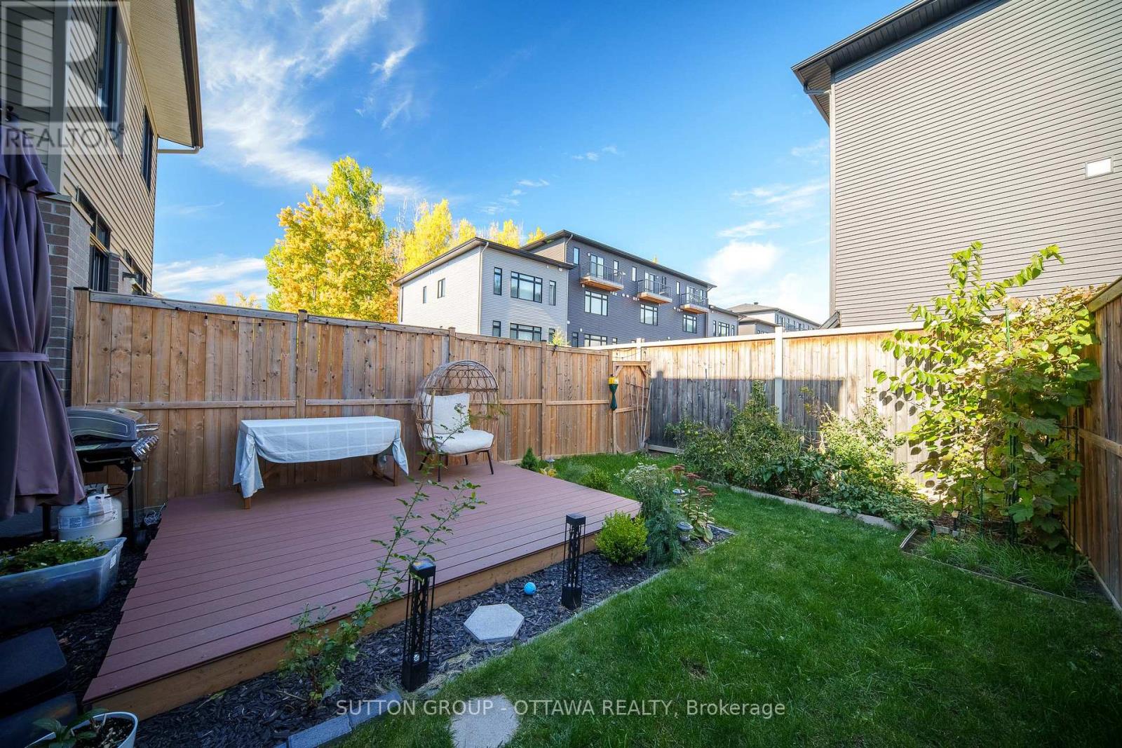 776 Carnelian Crescent