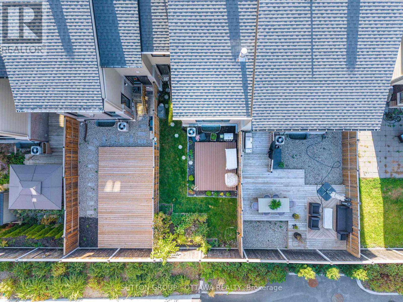 776 Carnelian Crescent