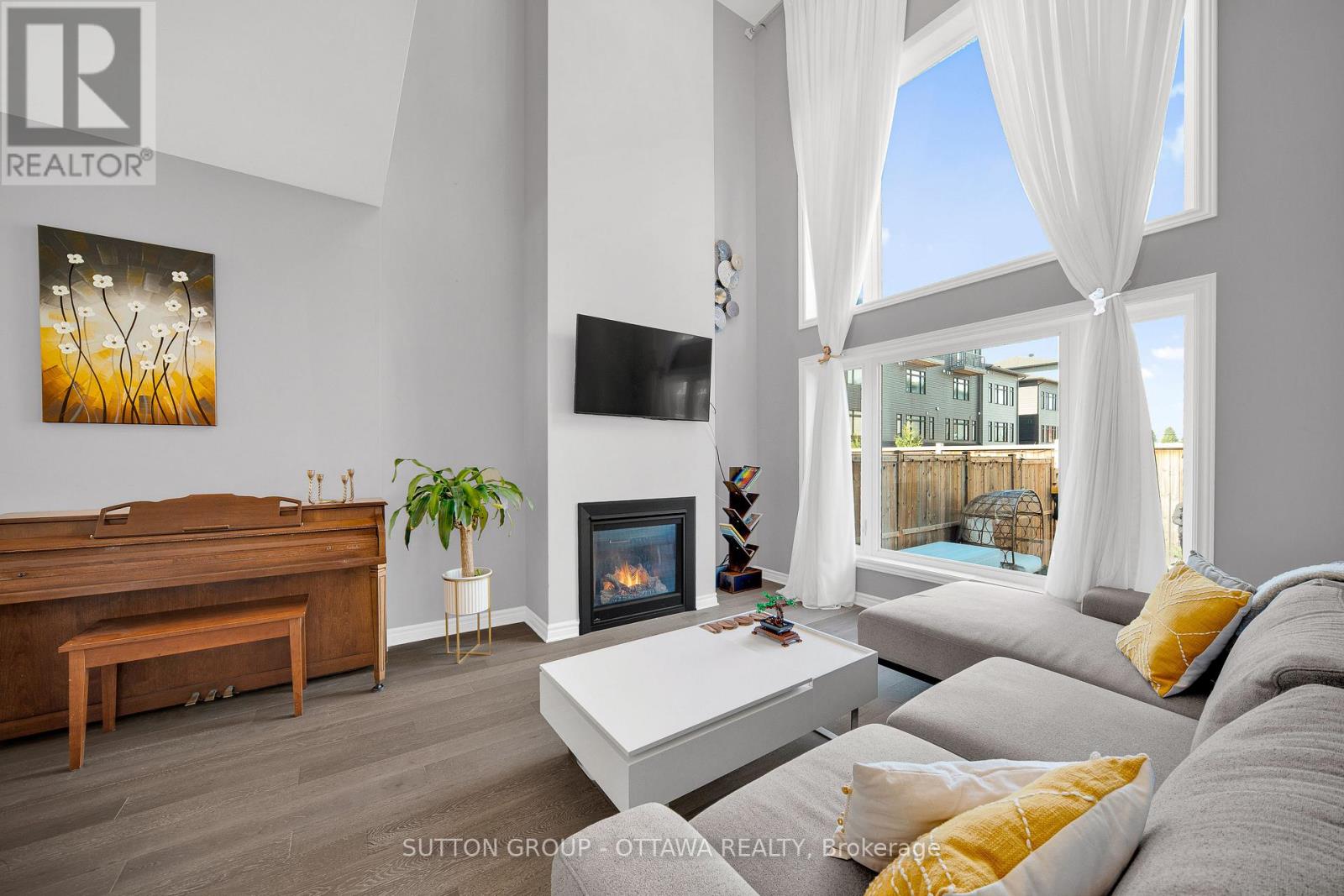 776 Carnelian Crescent