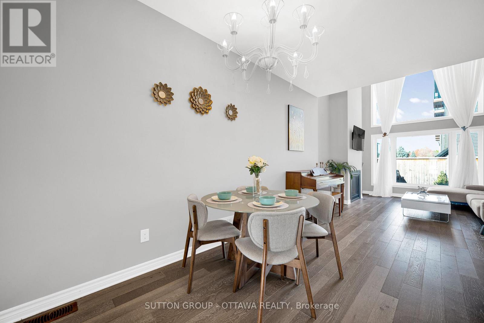 776 Carnelian Crescent