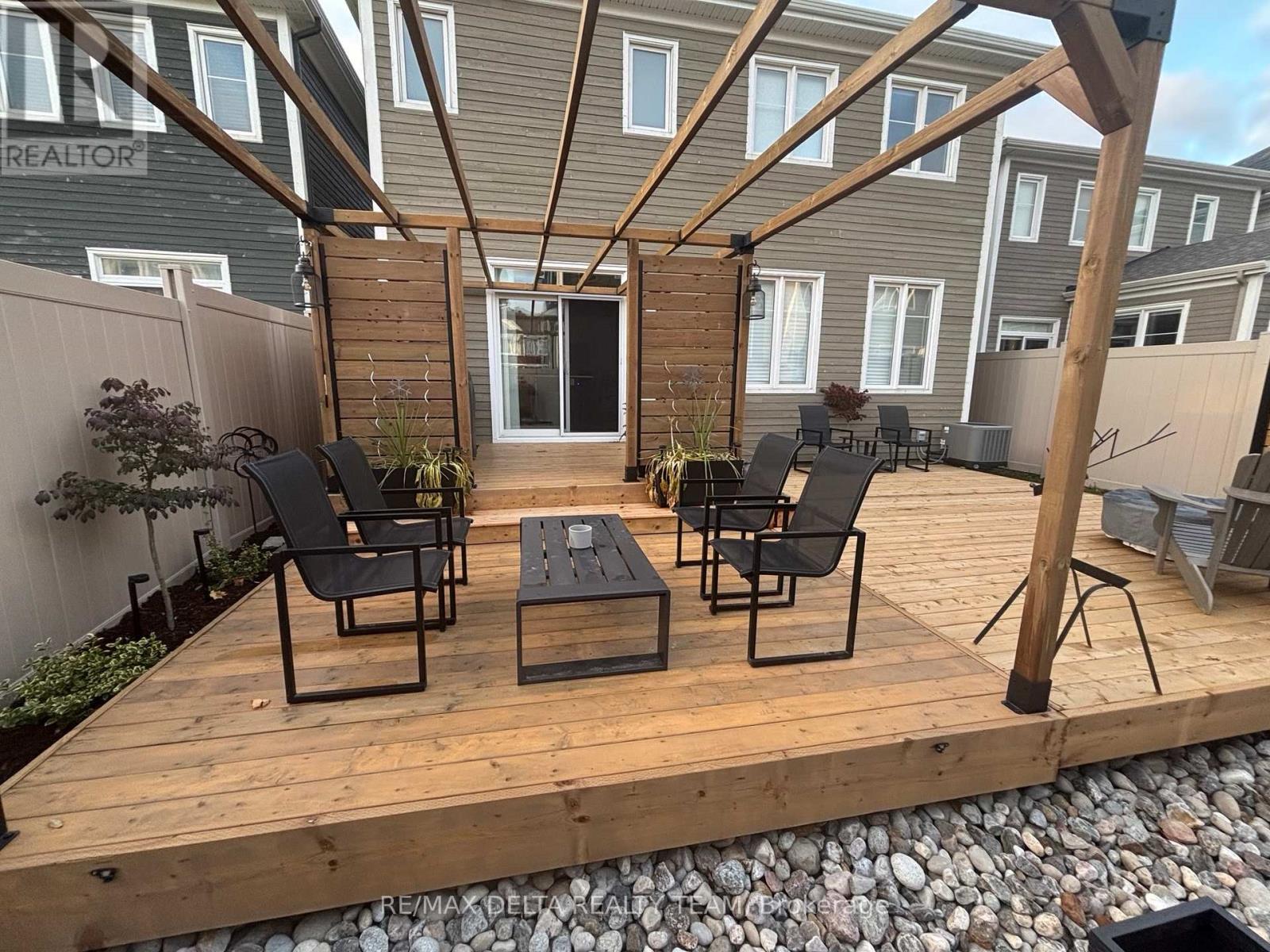 58 Hackamore Crescent