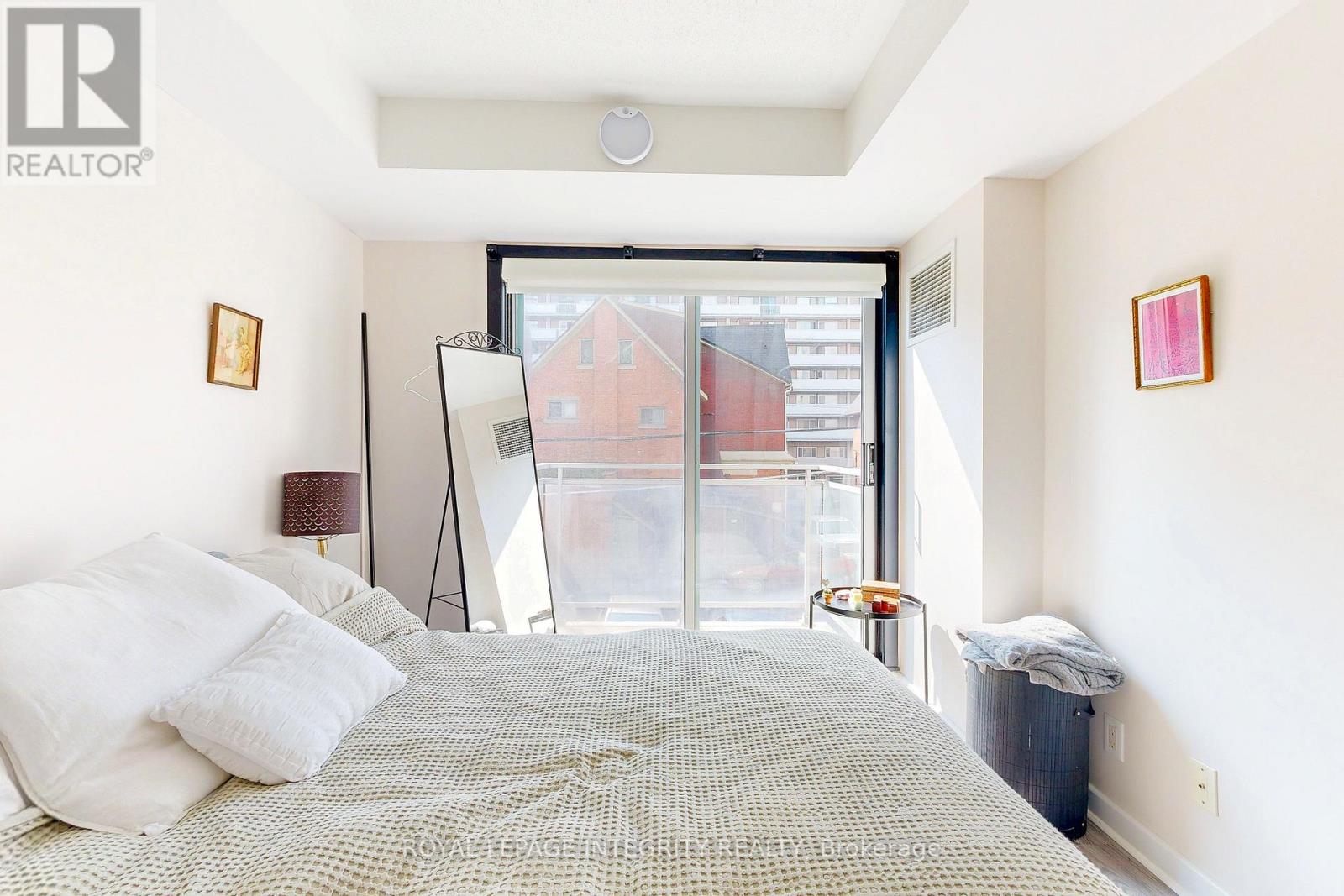 203 - 138 Somerset Street W