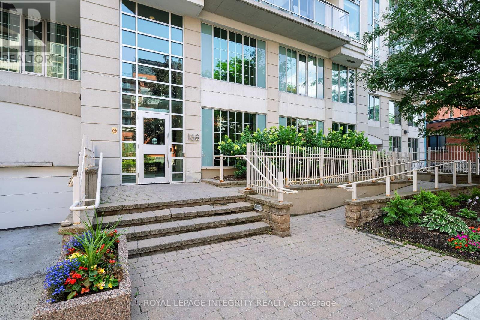 203 - 138 Somerset Street W