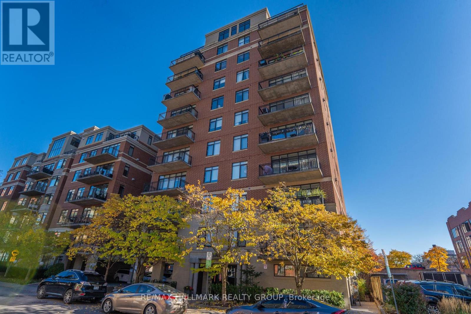 401 - 374 Cooper Street