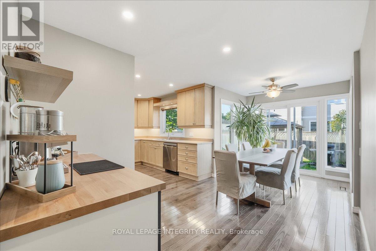 1406 Bouton D'or Way