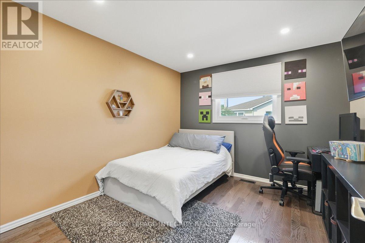 1406 Bouton D'or Way