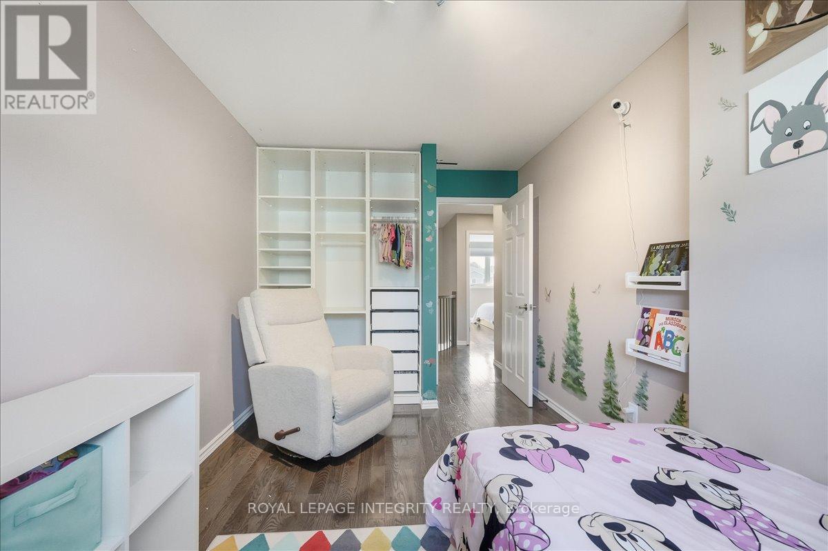 1406 Bouton D'or Way